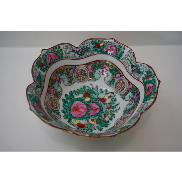 Chinoiserie Vintage Mid-Century Famille Rose Porcelain Bowl - Hand-Decorated in Hong Kong For Sale - Image 3 of 6