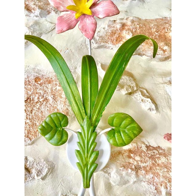 Floral Wall Light in Hand-Painted Tole Metal, Italy, 1960s For Sale - Image 4 of 7
