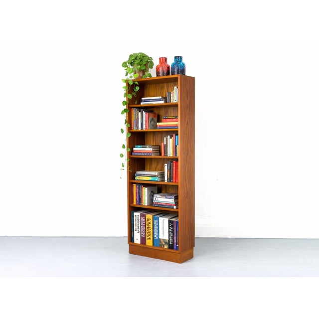 Vintage Teak Bookshelf by Carlo Jensen for Hundevad & Co., 1960s For Sale - Image 15 of 16
