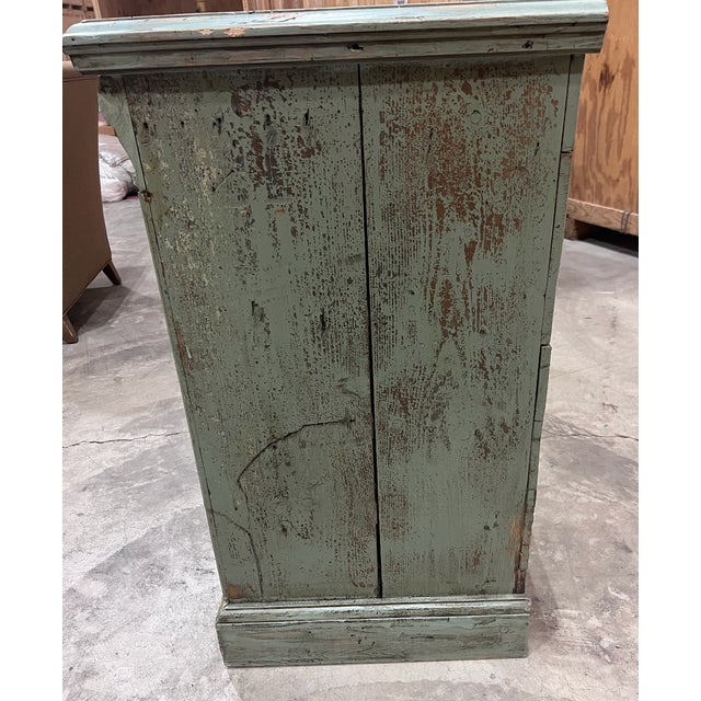 Mid 19th Century 15-Drawer Dresser For Sale In Chicago - Image 6 of 7