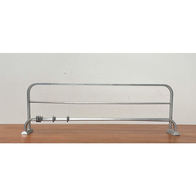 Mid-Century Modern Aluminum Coat Rack, 1960s, in Very Good conditions. Designed 1960 to 1969