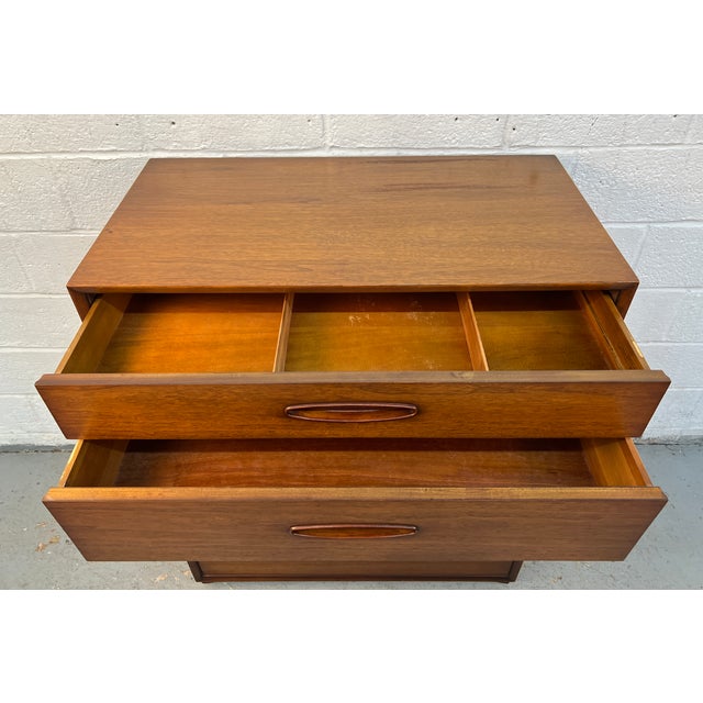 Henredon Circa 60' Mid-Century Modern Walnut Highboy Dresser For Sale - Image 11 of 17
