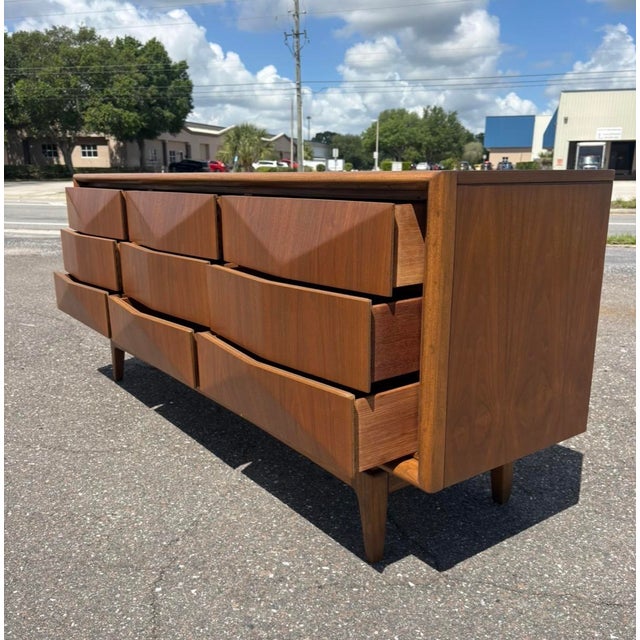Wood Fully-Refinished Mid Century United Diamond Front Dresser Set For Sale - Image 7 of 16