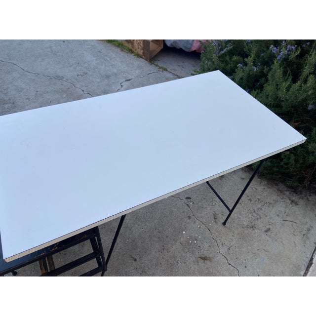 1950’s Floating Desk Attributed to d.r Bates & Jackson Gregory Jr. For Vista of California For Sale In Sacramento - Image 6 of 12