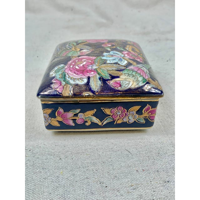 Vintage Floral Chinoiserie Ceramic Box For Sale - Image 10 of 11