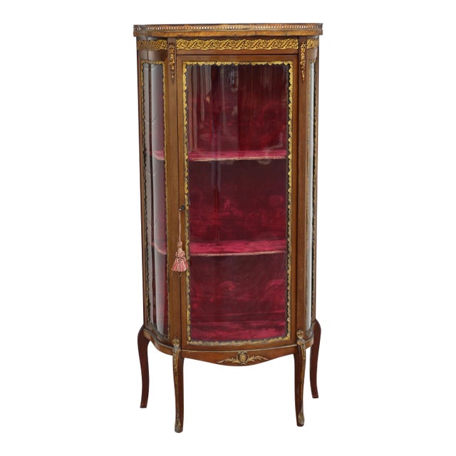 19th Century French Louis XV Vitrine Curio Cabinet With Marble Top & Ormolu For Sale