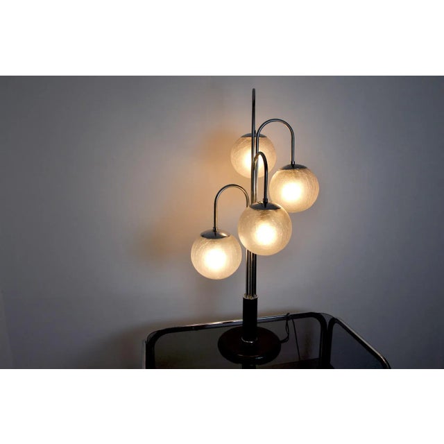 Art Deco Style Chromed Spiral Table Lamp with 4 Globes, 1970s For Sale - Image 4 of 8