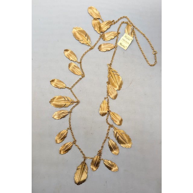 Vintage 1982 Signed Napier Goldtone Feather Charm Necklace For Sale - Image 10 of 14