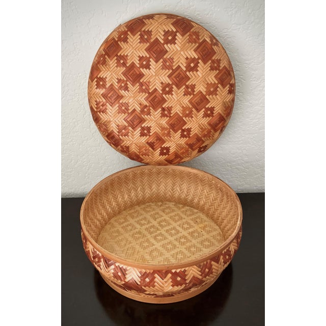 Circa 1970 Nicely-Sized Lidded Round Rattan Sewing / Whatnot Basket Box For Sale - Image 12 of 17