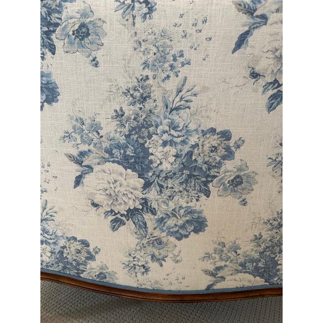 Cornflower Blue French Louis XV Style Settee & Stool – Newly Restored – Schumacher/Waverly Linen For Sale - Image 8 of 12