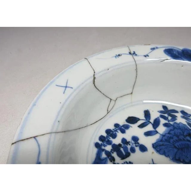 Chinese Kintsugi 17th Century Chinese Ko-Sometsuke Porcelain Blue and White Bowl For Sale - Image 3 of 7