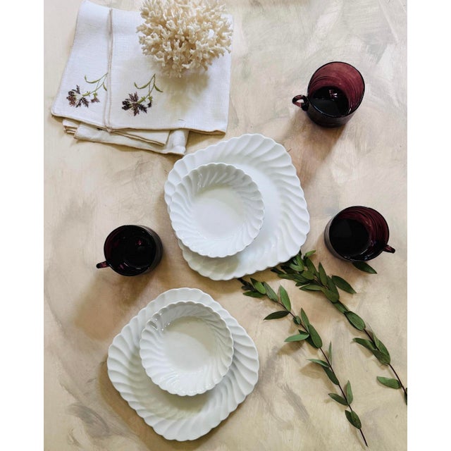 English MCM Collection of Four (4) Pieces of Johnson Brothers in Snow White Pattern Includes 2 Berry Bowls & 2 Plates | English Ironstone For Sale - Image 3 of 9