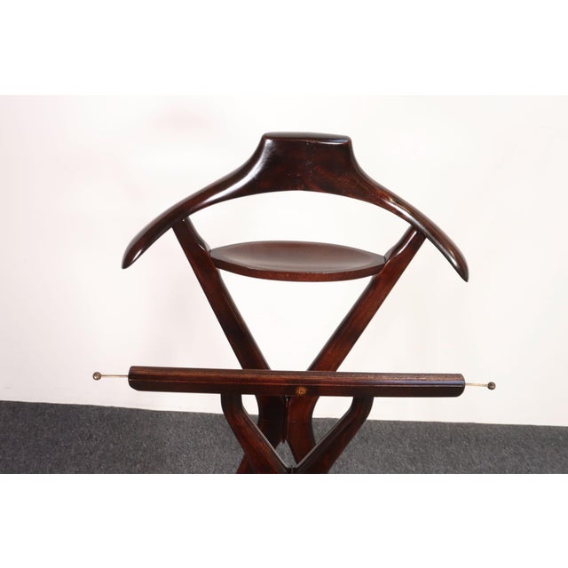 Italian Modern Fratelli Reguitti Sculptural Stained Mahogany X-Form Valet For Sale In New York - Image 6 of 16