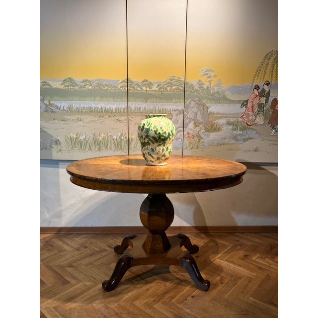 Antique Biedermeier Italian Burl Walnut and Maple Oval Dining Table with Faceted Pedestal, 1800s For Sale - Image 15 of 17