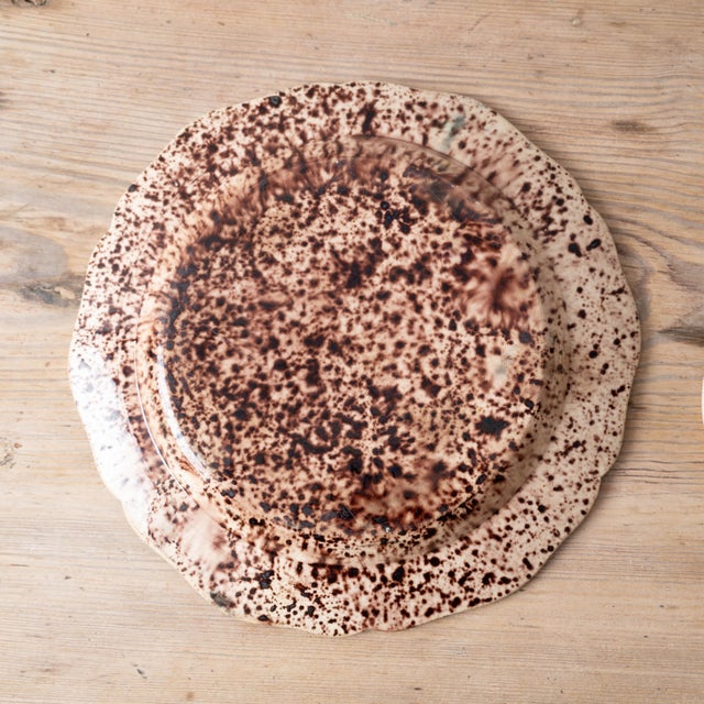 Mid 18th Century Pair of Whieldon-Type Creamware Plates, c.1760 For Sale - Image 5 of 14