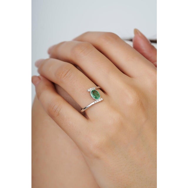 Certified Solitaire Zambian Emerald & Diamond Ring in 925 Sterling Silver, Size 8 For Sale - Image 4 of 11