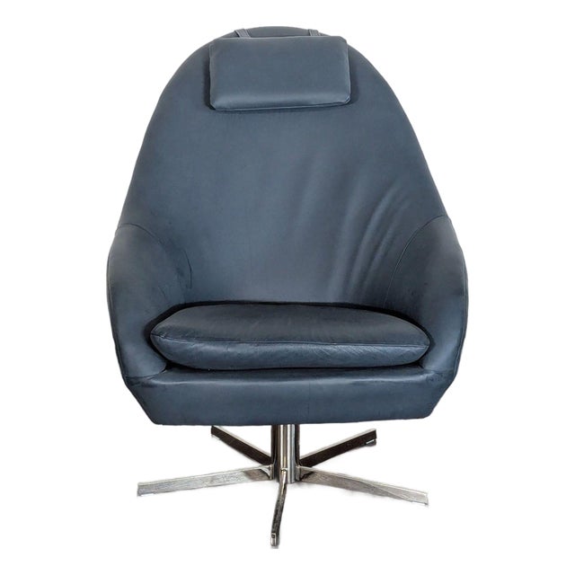 Hd Buttercup Modern Leather Lounge Chair With Swivel Base For Sale