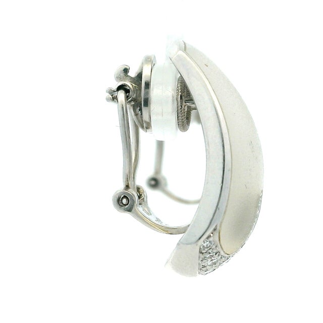 1980s 1980s Pair of Italian 18k White Gold Smoky Quartz & Diamond Sculptural Earrings For Sale - Image 5 of 14