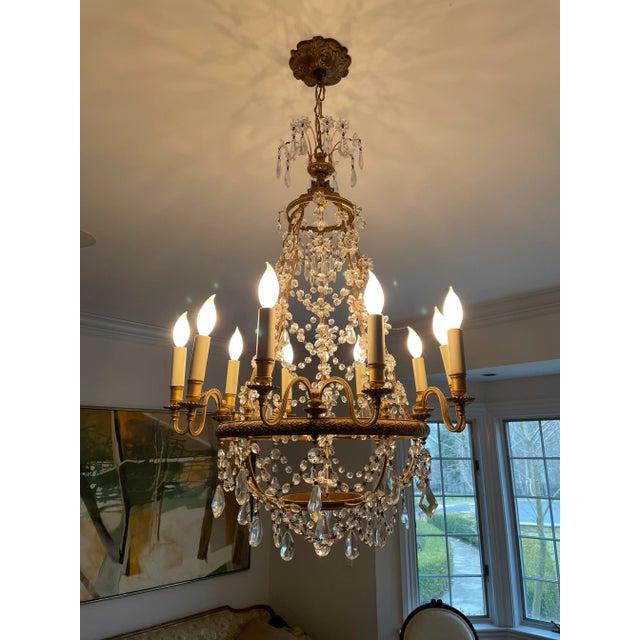 1980s Vintage Empire Brass & Crystal Basket Chandelier With 10 Lights For Sale In New York - Image 6 of 9