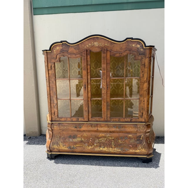 1970s Hand Painted Gold Leaf Chinoiserie Vitrine Burl Wood Display Cabinet For Sale - Image 16 of 16