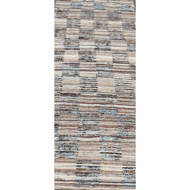 Modern Hi Low With Kilim-Piled Runner With Checkerboard Design in Blue/Gray For Sale In Atlanta - Image 6 of 10