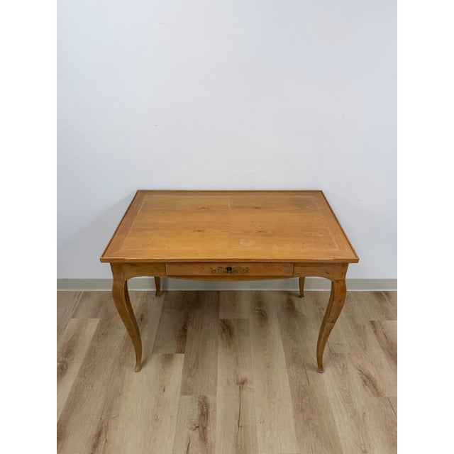 French Provincial Vintage Desk Henredon Louis XV Style French Provincial Cabriole Leg Writing Wooden For Sale - Image 3 of 15