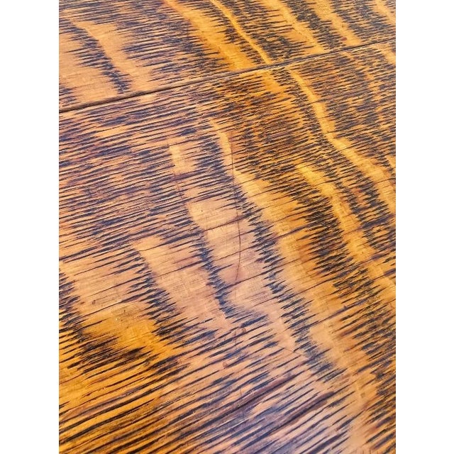 Victorian Antique 1890s Round Tiger Oak Dining Table With Carved Lion Heads For Sale - Image 15 of 16