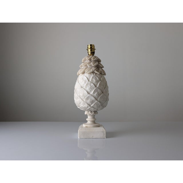 Art Deco Hand-Carved Alabaster Pineapple Table Lamp, París, 1930s For Sale - Image 6 of 10