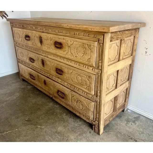 Baroque 18th Century Italian Walnut Commode in Distressed Baroque Style For Sale - Image 3 of 12