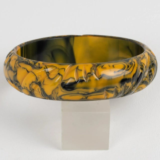 Art Deco Black Mississippi Mud Marble Bakelite Bracelet Carved Bangle For Sale - Image 3 of 4