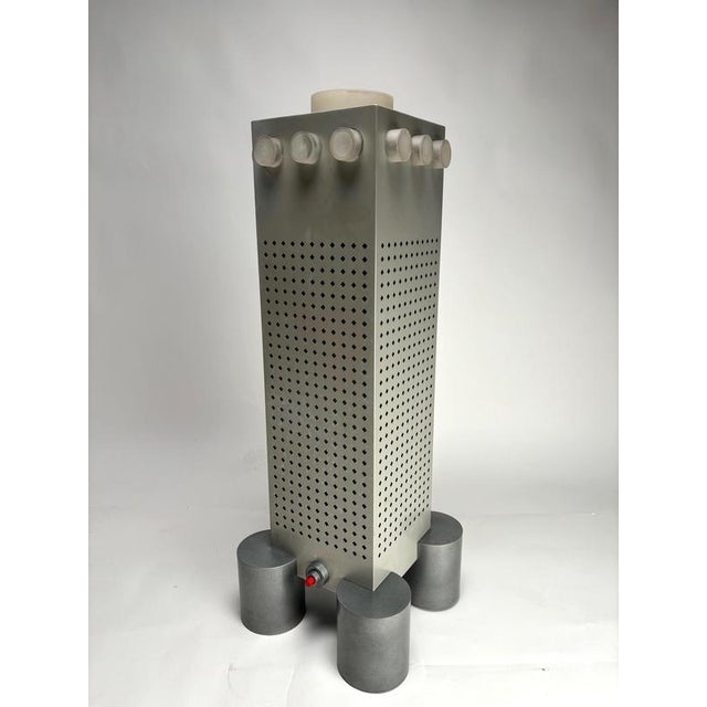 This Zerodue WWF Tower floor lamp was designed by Matteo Thun and Andrea Lera in 1985 for Bieffeplast, as a part of the...