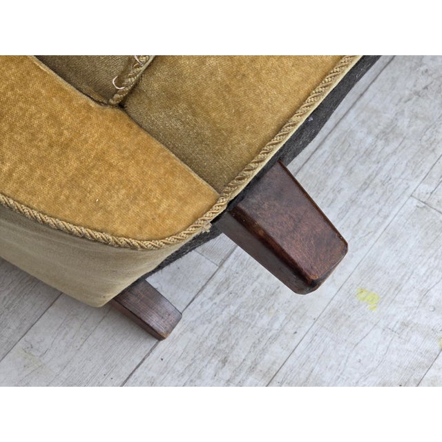 Mid-Century Modern Danish Light Green Velour Three-Seater Sofa, 1960s For Sale - Image 3 of 18