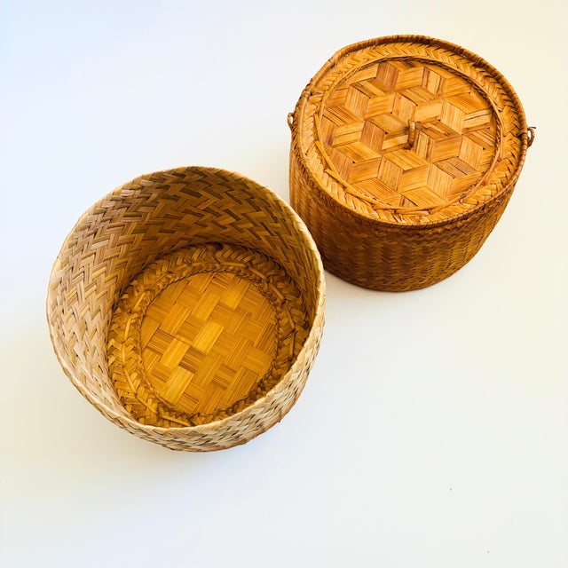 Vintage Lidded Wicker Basket For Sale In San Francisco - Image 6 of 8