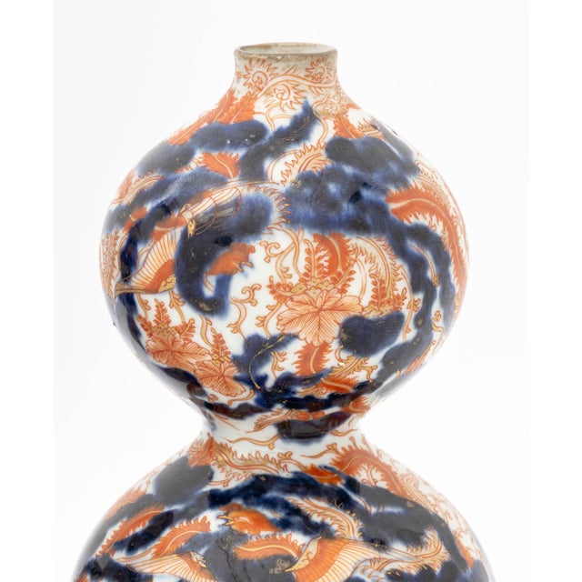 Japanese Pair of Japanese Imari Porcelain Double Gourd Vases, 19th Century For Sale - Image 3 of 8