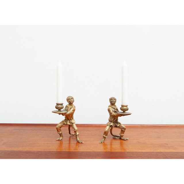 Brass candlestick in the shape of two monkeys in the "singerie" style. Circa 1900 Very good condition Height 17 cm Width...