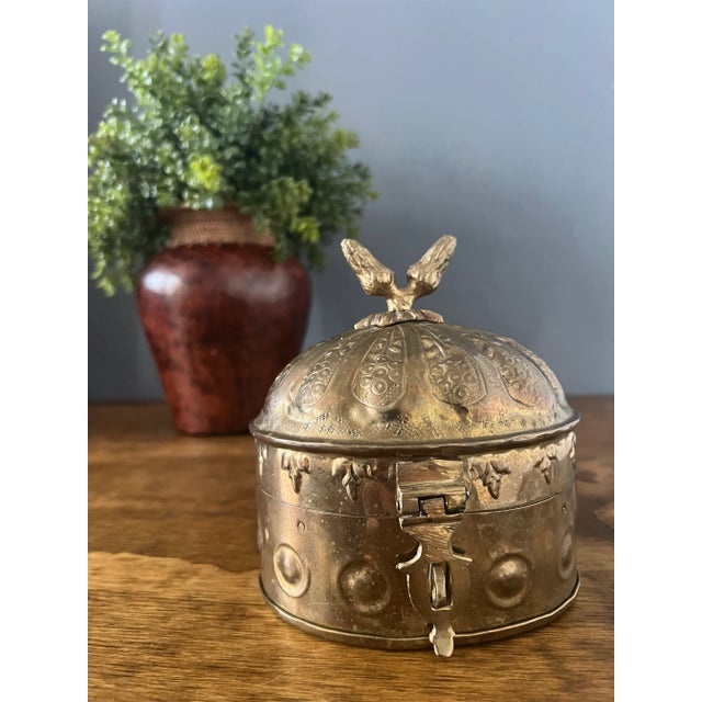 Vintage Small Brass Hinged Trinket Box For Sale In New York - Image 6 of 12