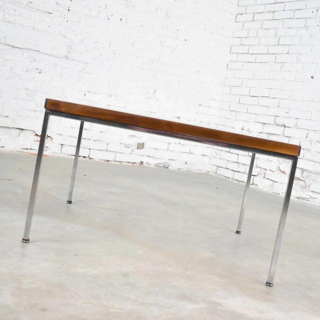 Mid Century Modern Chrome & Walnut End or Coffee Table in the Style of Florence Knoll For Sale - Image 6 of 13