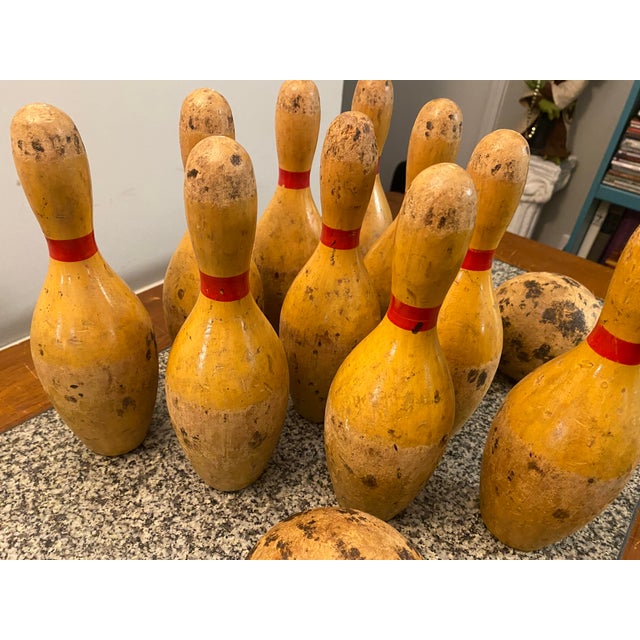 Mid-Century Modern Vintage Table Top 10 Pin Bowling Set - 12 Pieces For Sale - Image 3 of 10