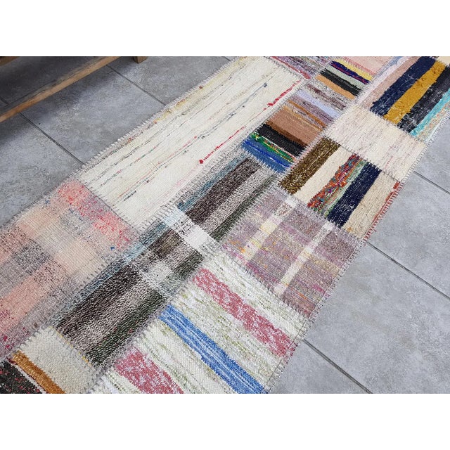 Mid 20th Century Natural Turkish Kilim Rug For Sale - Image 9 of 10