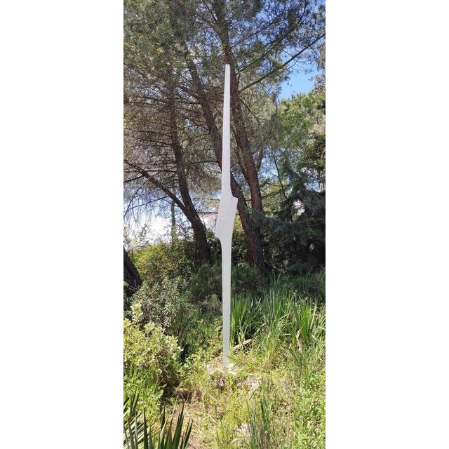 Signes White Vertical Sculpture in Natural Wood by Jean-Baptiste Van Den Heede For Sale - Image 6 of 16