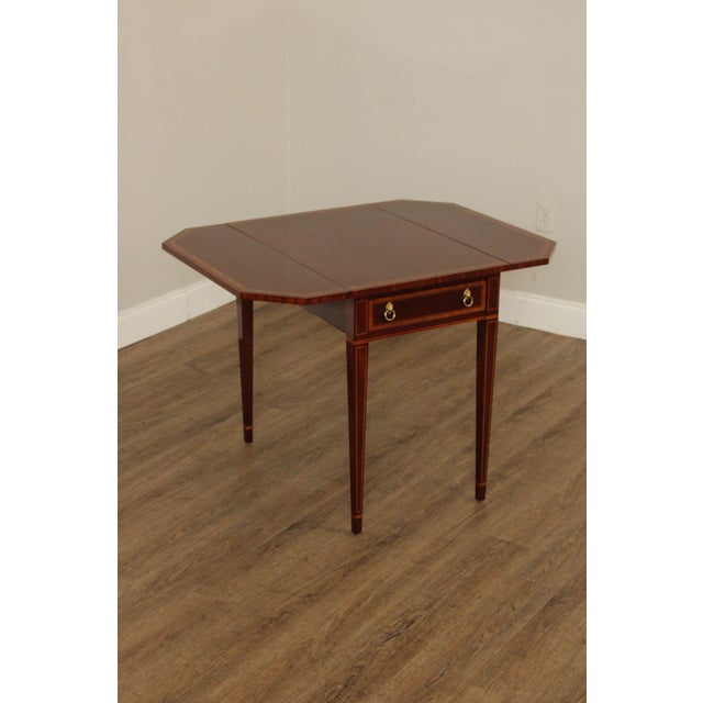 Traditional Kindel Federal Style Inlaid Mahogany Drop Leaf Pembroke Side Table For Sale - Image 3 of 12