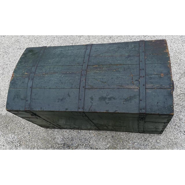 Travel Trunk in Green Varnished Wood, 1900s For Sale - Image 6 of 18