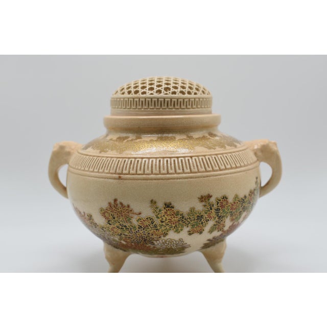 Japanese Satsuma Tripod Flower Censer Meiji Period For Sale In Wichita - Image 6 of 14