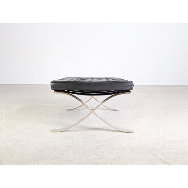 Barcelona Stool in Leather by Mies Van Der Rohe for Knoll International For Sale - Image 6 of 13