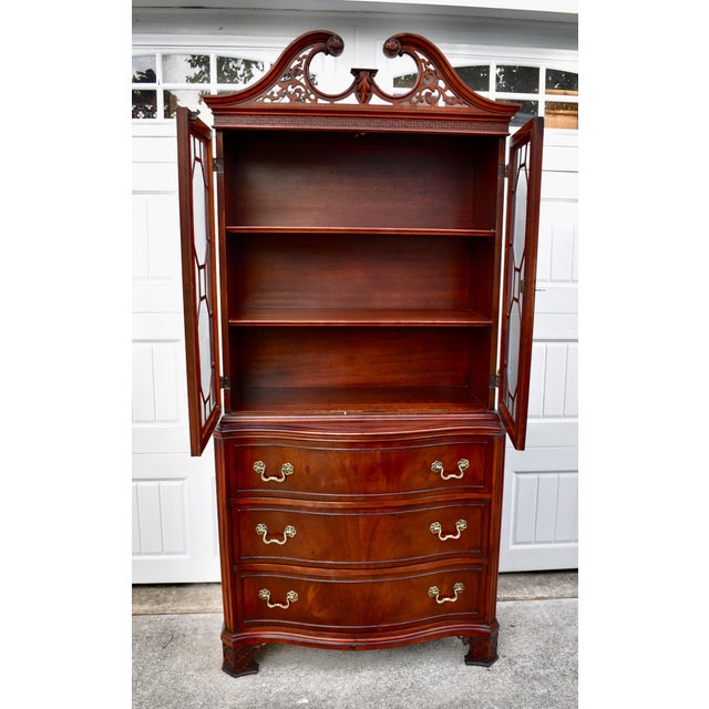 Vintage Chippendale Style Mahogany China Cabinet Hutch Serpentine Swan Neck For Sale - Image 13 of 15