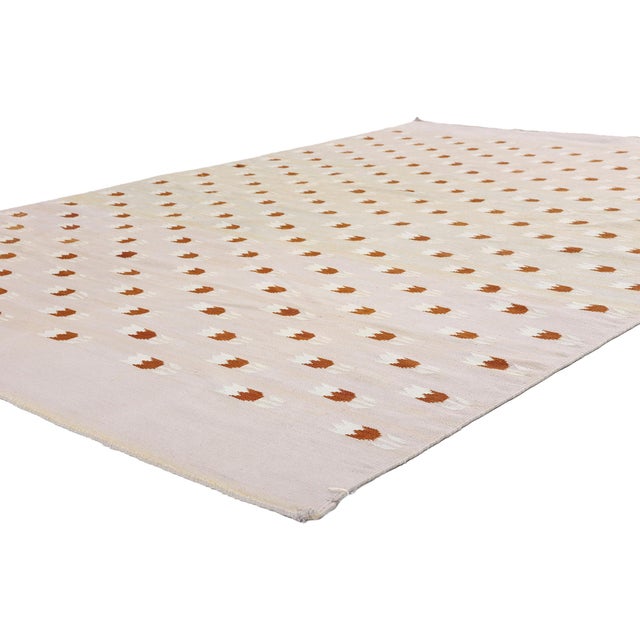 79611 Vintage Indian Dhurrie Rug, 05'00 x 08'08. The Whispering Tulip: A Vintage Dhurrie Masterpiece of Modern Shibui...