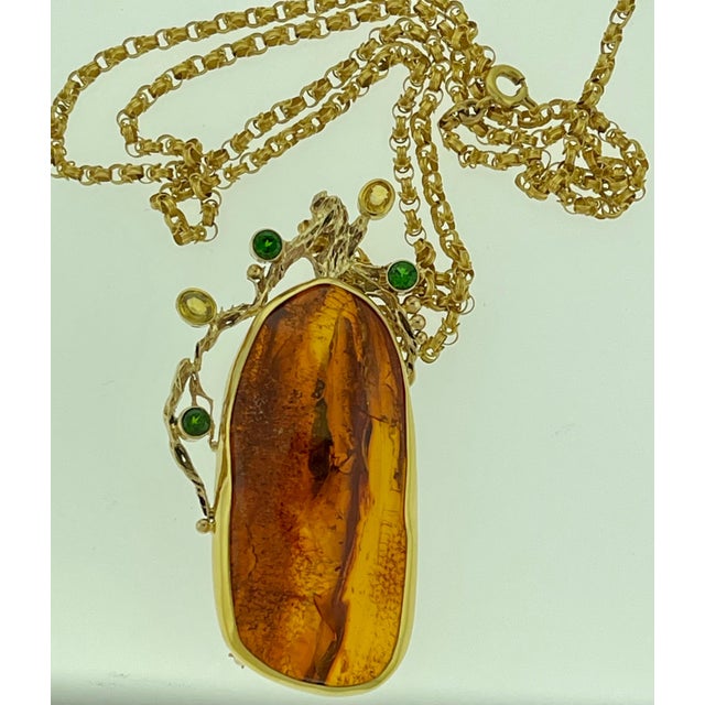 Natural Amber Tsavorite and Yellow Sapphire Necklace / Pin 18 Karat Yellow Gold For Sale In New York - Image 6 of 18