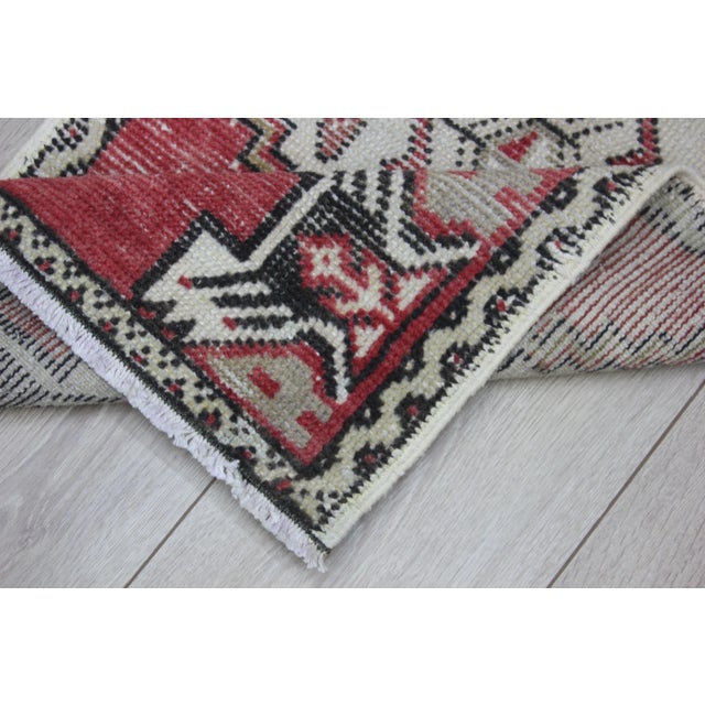 1980s 1980s Traditional Red Old Doormat Rug For Sale - Image 5 of 12