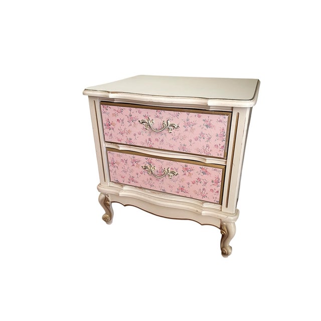 Wood Pair of 1960s French Provincial Nightstands With Pink Floral Drawers – Hollywood Regency Style For Sale - Image 7 of 7