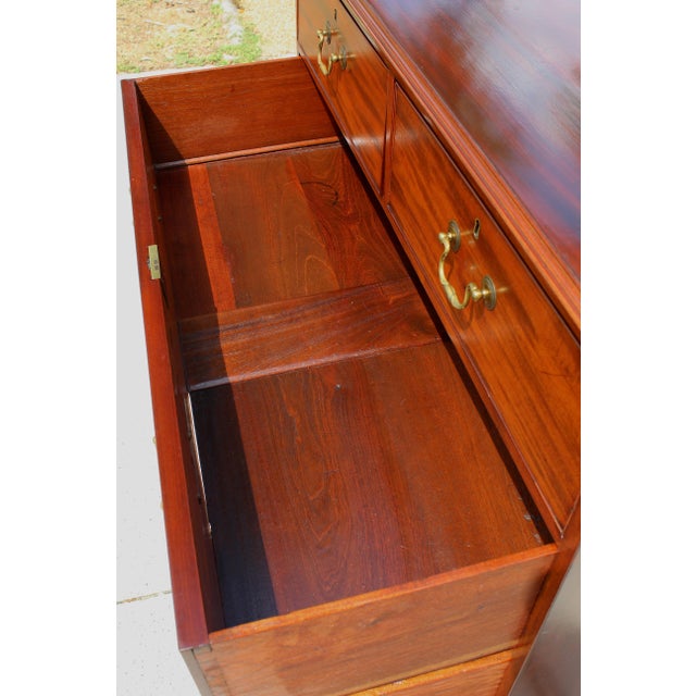 Antique English Georgian Mahogany 5-Drawer Chest – Dovetail Joinery, Brass Bail Pulls, Traditional Dresser For Sale - Image 13 of 18